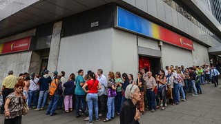 Venezuela bank queue