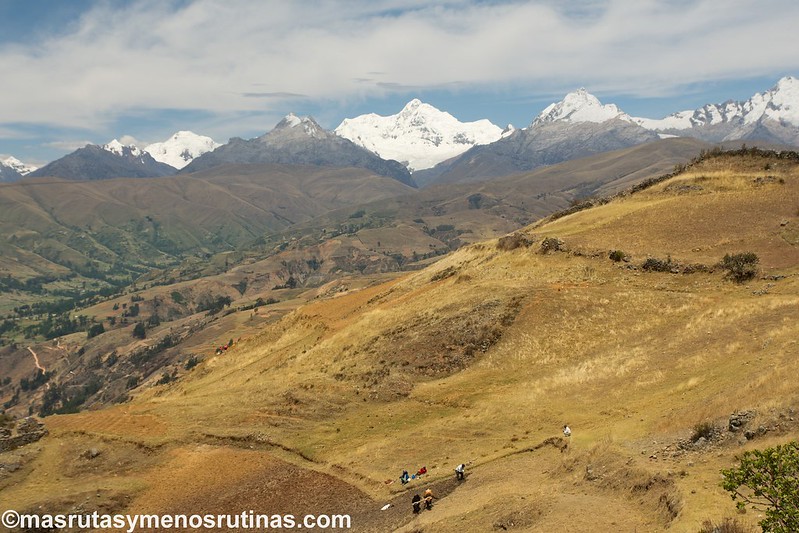 Huaraz. Laguna Wilcacocha. La vida andina en las montañas - Por el norte de PERÚ. De los glaciares a la selva (20)