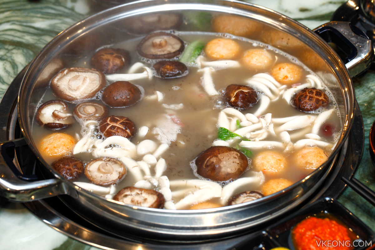 Yezi Steamboat Imperial Canton Broth