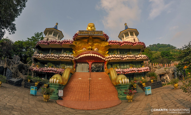 Rangiri Golden Temple  Dambulla