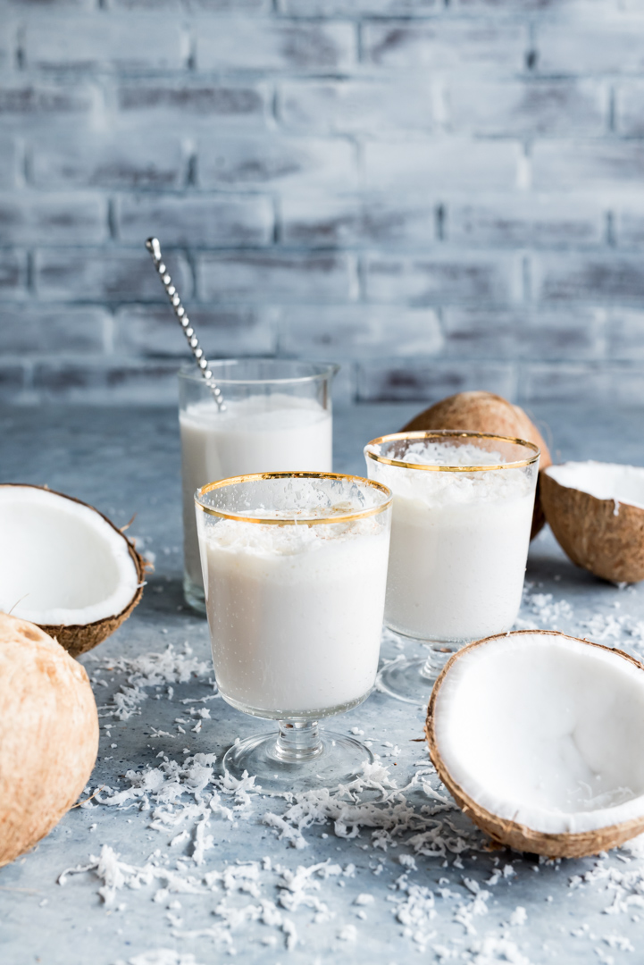 Coconut Rum Milk Punch www.pineappleandcoconut.com #Drinkmas