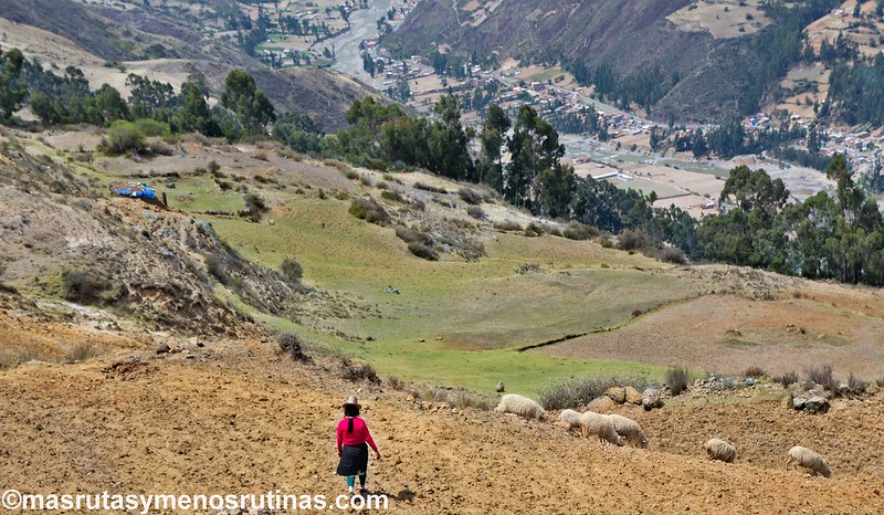 Huaraz. Laguna Wilcacocha. La vida andina en las montañas - Por el norte de PERÚ. De los glaciares a la selva (21)
