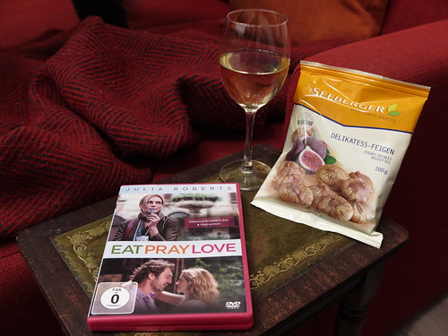 Delikatess Feigen und trockener Weißwein (Chardonnay) zum Film "Eat Pray Love"