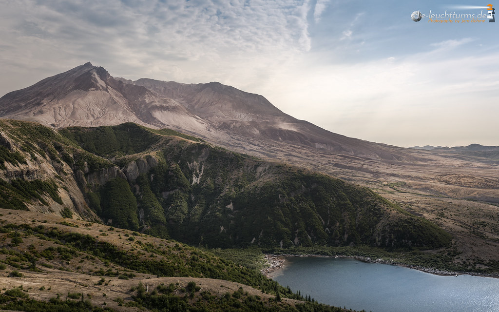 Mount St. Helens east side with Spirit Lake