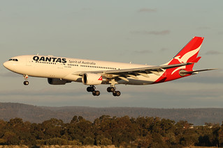 Qantas A330-202 VH-EBS