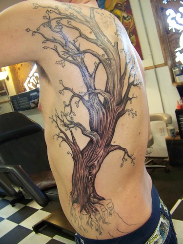 Что означает татуировка дерево
