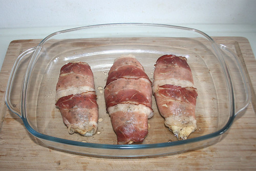 43 - Hähnchenbrüste aus Ofen entnehmen / Take chicken breasts from oven