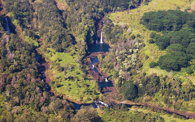 waterfalls from above big island helicopter ride