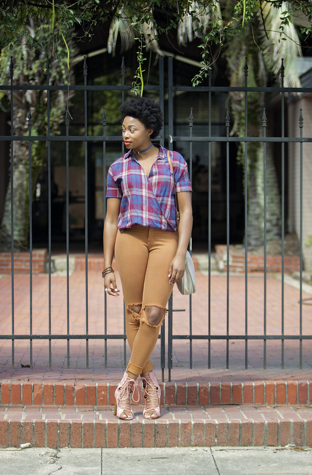 how to style a plaid top