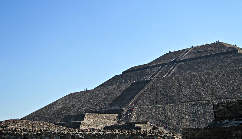 pyramid-sun