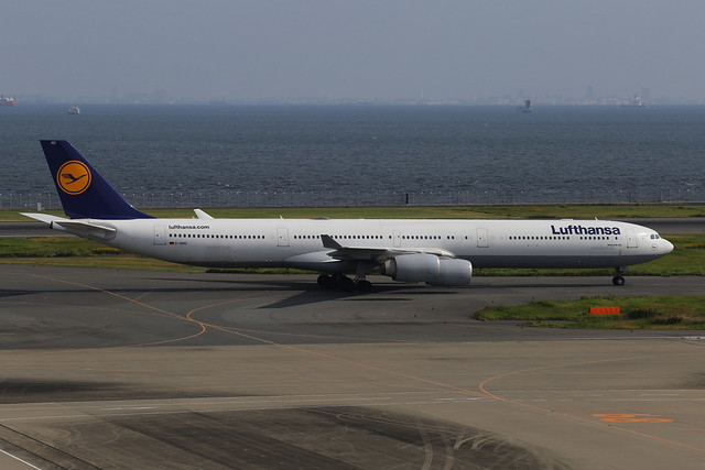 Lufthansa D-AIHU