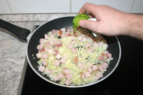 26 - Knoblauch addieren / Add garlic