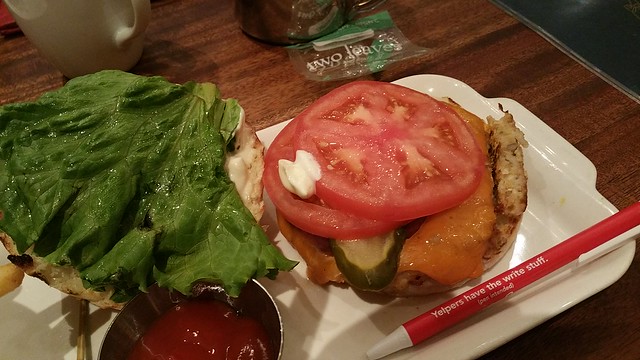 2016-Nov-9 - Earls Restaurant (Metrotown) - Vegetarian Burger