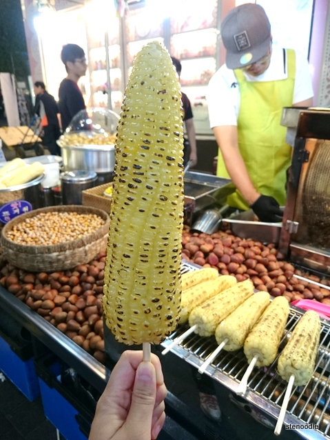  Grilled corn on a stick