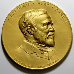 1906 Hanlon Gold Carnegie hero medal obverse