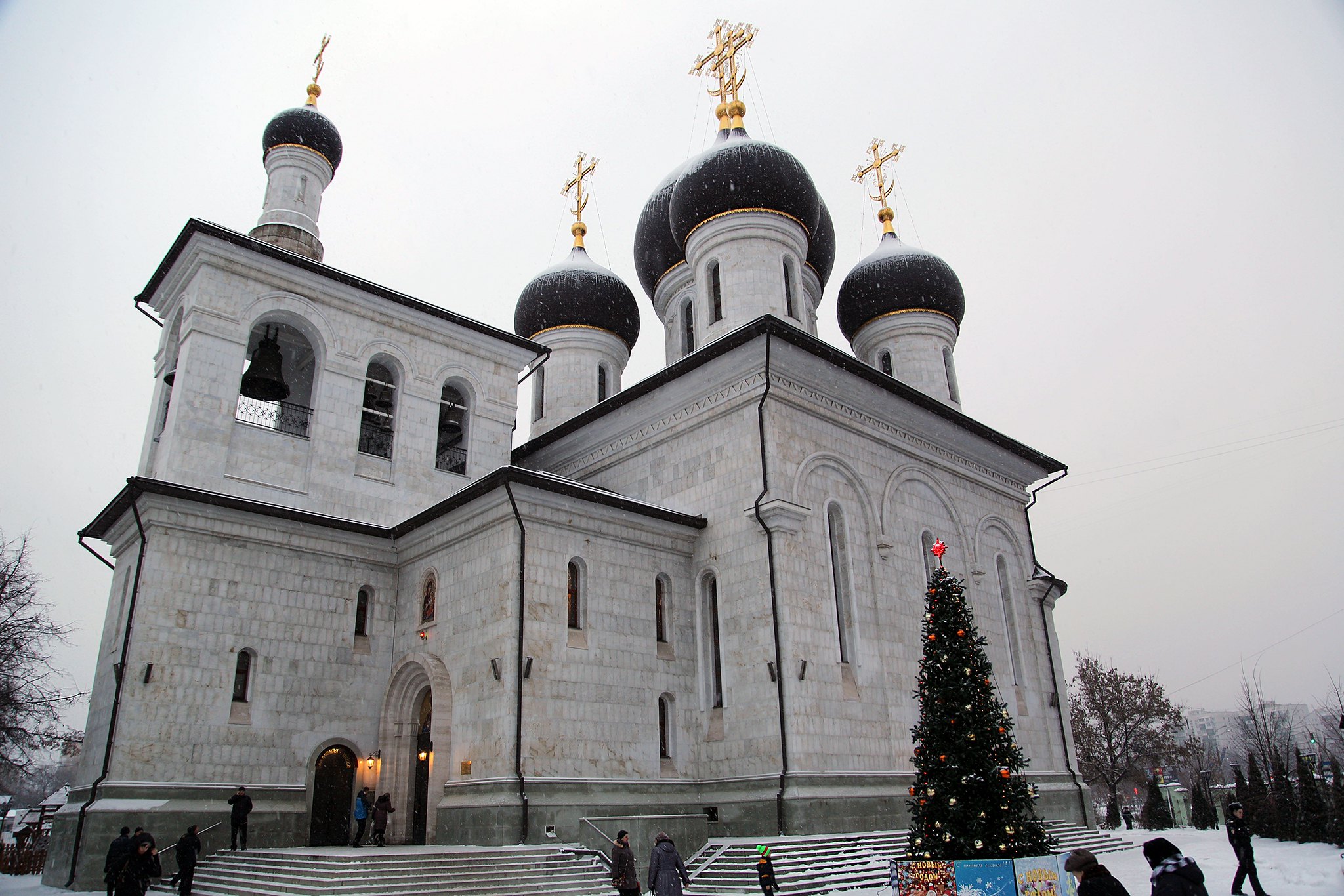 Введенская церковь храмового комплекса прп. Сергия Радонежского на Рязанке отметила престольный праздник