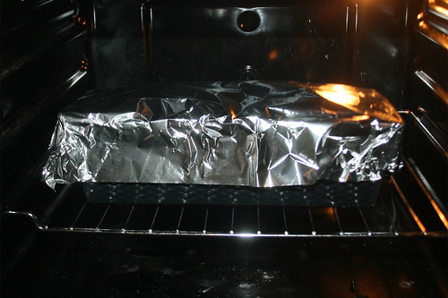 63 - Kastenform bei Bedarf mit Alufolie abdecken / Cover loaf pan with tin foil if necessary