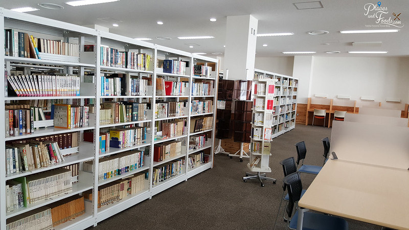 Kakunodate Senior High School akita library