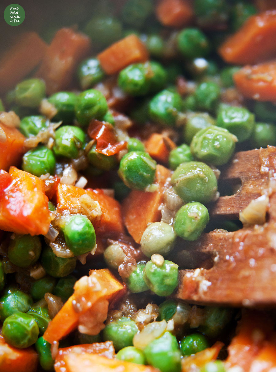 Peas and carrot, indian way (with cumin and chili)
