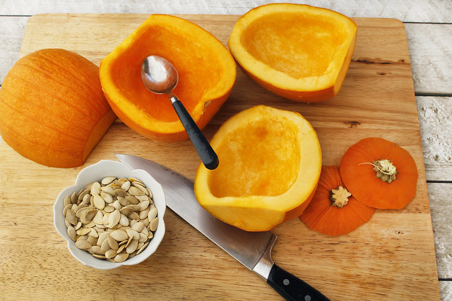 scoop-pumpkin