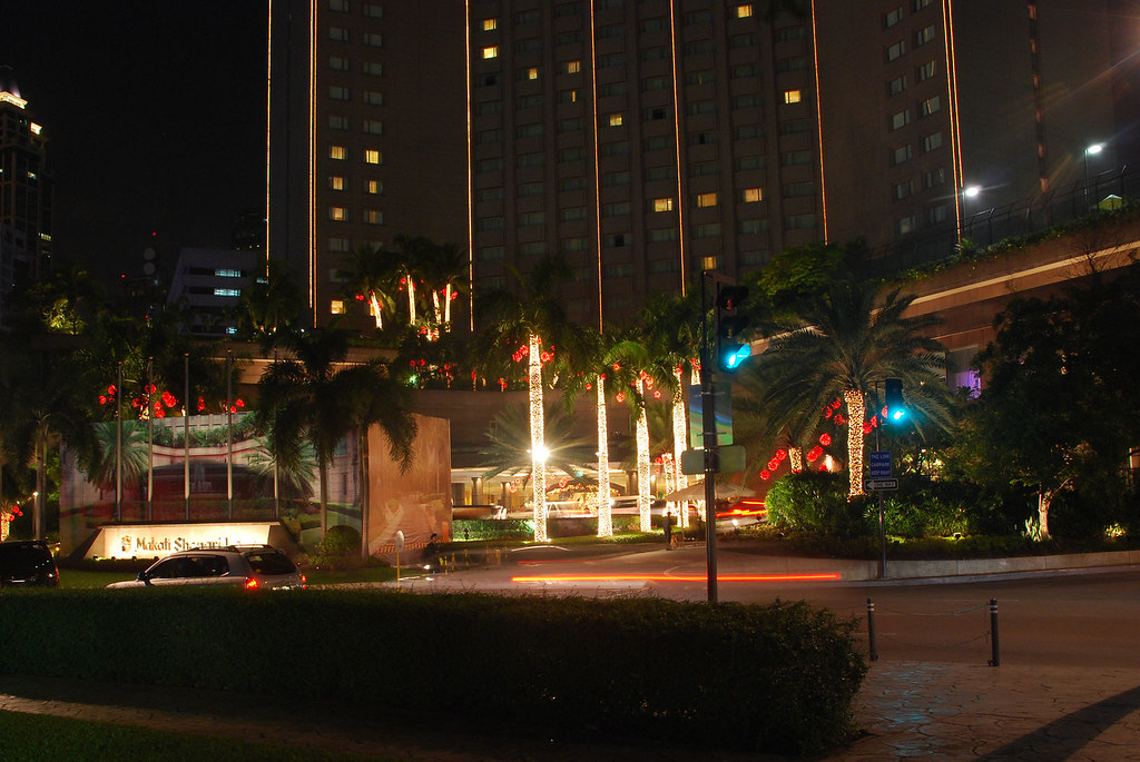 Makati Shangri La Hotel at Christmas
