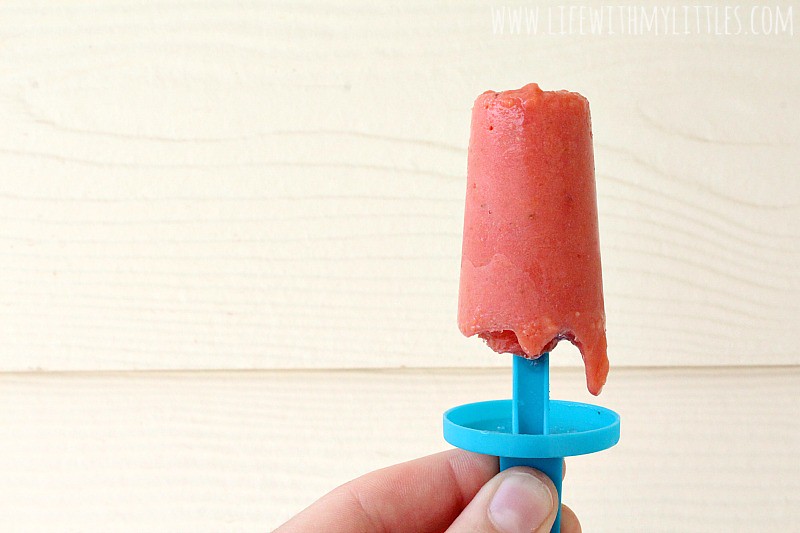 These two delicious recipes for fruit and veggie popsicles for toddlers are delicious! They have no added sugar, only three ingredients, and are guaranteed to help your kids eat more veggies!