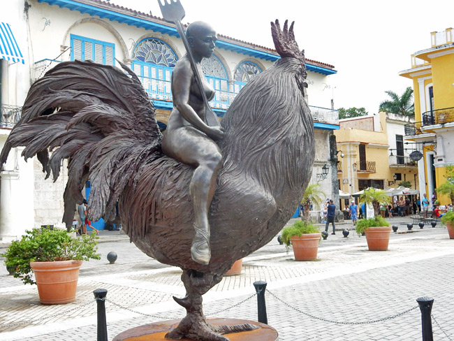 plaza-vieja-rooster-statue