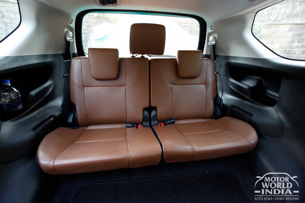 Toyota-Innova-Crysta-Interior-Rear-Seat (3)