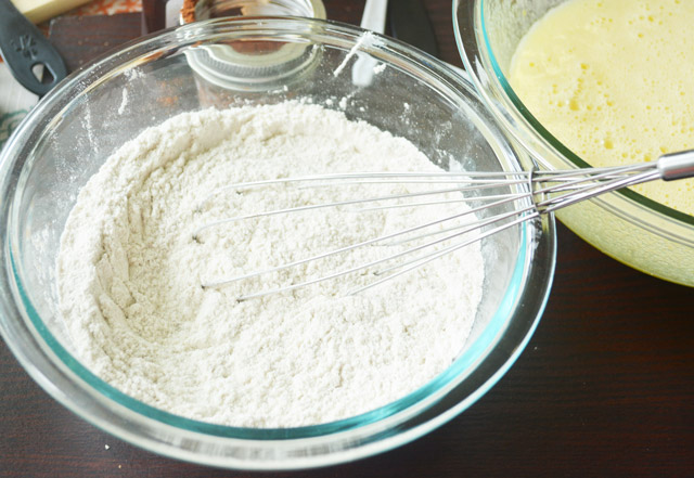 Flour mixture for carrot cake