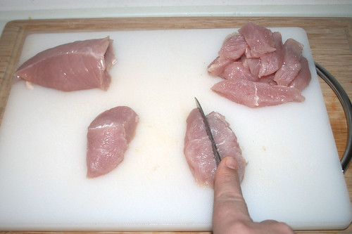 17 - Putenfilet in Streifen schneiden / Cut turkey stripes in pan