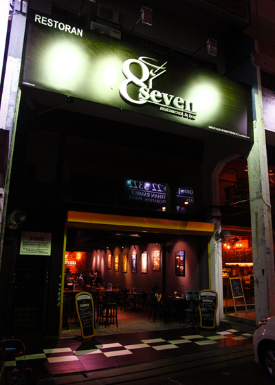 8Seven Restaurant & Bar