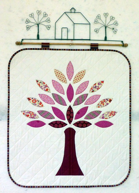 Autumn Tree Wallhanging (Pretty Patches Oct16 issues)