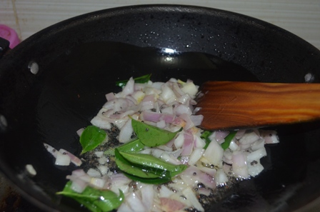 onion, curry leaves