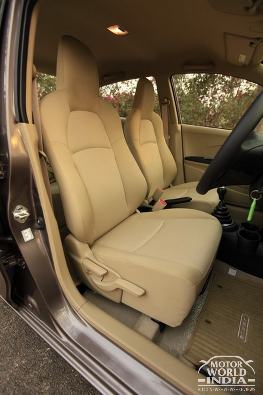 2016-Honda-Amaze-Facelift-Interior-Front-Seat