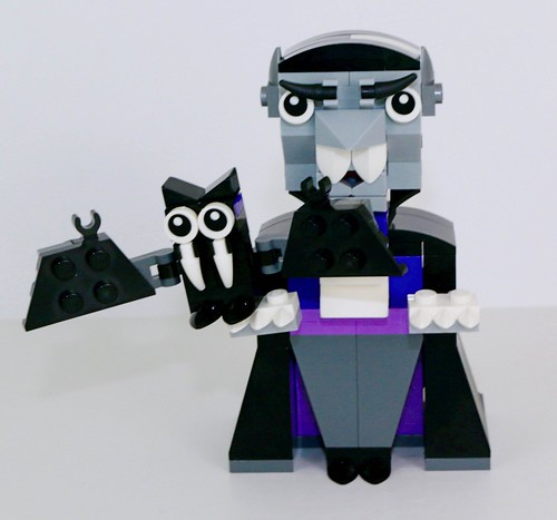 Lego Halloween Vampire Bat Seasonal Set 150pieces 40203 New In Box 
