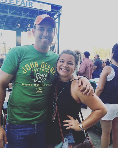 Steph and Peter at the Jake Owen concert!