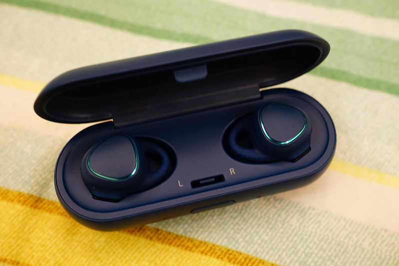 Gear iconx 真無線藍牙耳機隨身聽 龐克藍開箱分享