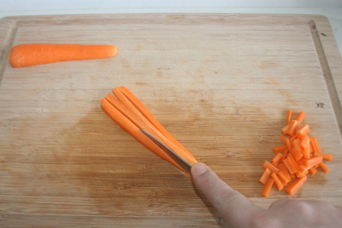 15 - Möhre in Stifte schneiden / Cut carrot in tacks