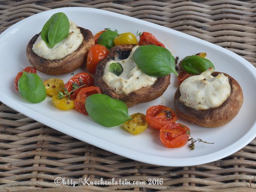 Button mushrooms with ricotta, tomatoes and basil