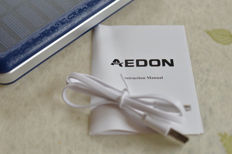 Aedon モバイルバッテリー 超大容量20000mAh ソーラーチャージャー