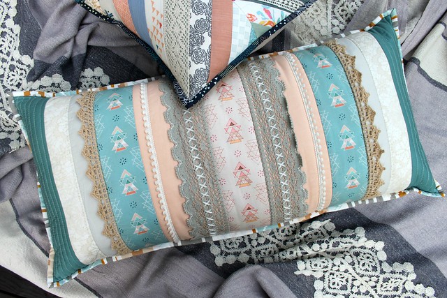 Lace Pillow Favorie